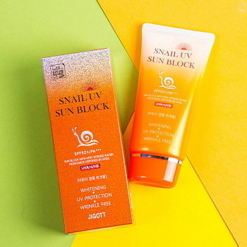 Солнцезащитный крем для лица и тела Jigott SPF 50 PA+++ с экстрактом улиточного муцина 70 мл.